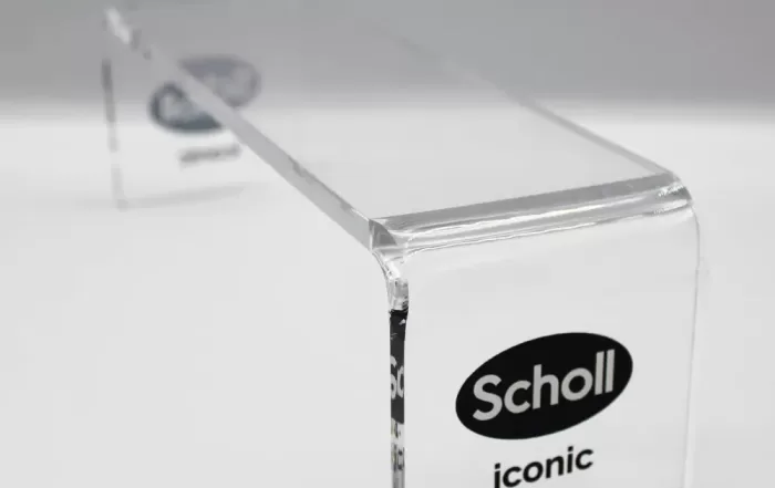 espositore in plexiglass personalizzato